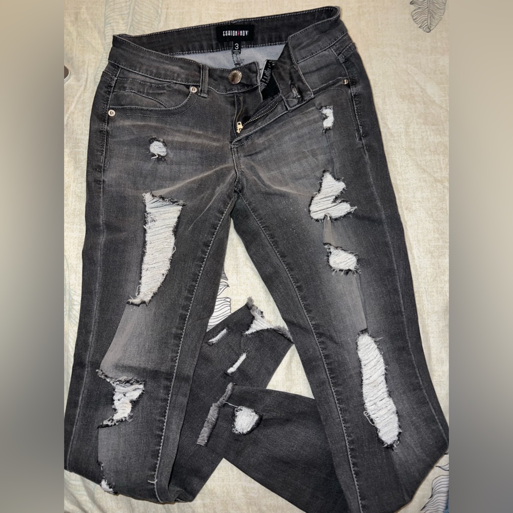 Fashion nova jeans size 3